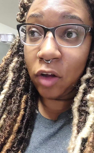 Josie4yourpleasure: Dostal jsem boo boo, vaše královna je clutz.