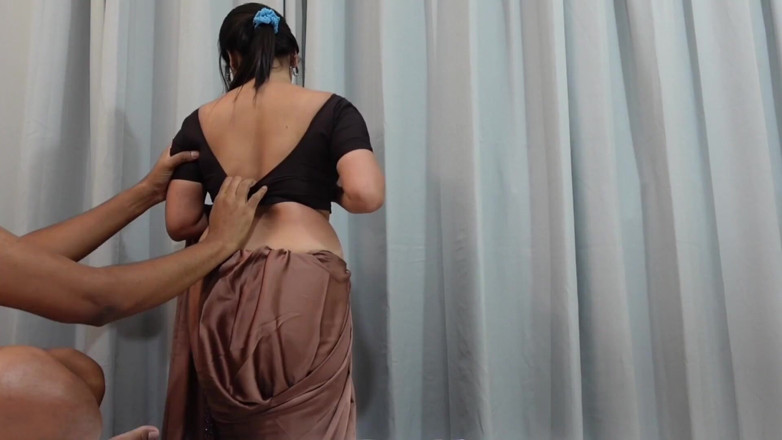 CurvyCumCouple69: Quente tamil tia saree sexo com indiano Saree Desi Doggy...
