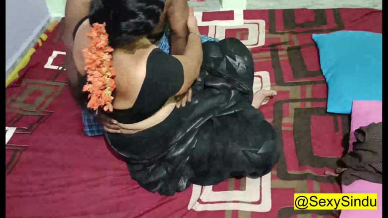 Sexy sindu: Desi Indian Bhabhi Isex Hardcore Fuck with Roommate