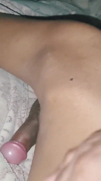 Femboy India Yang Comel Dan Lancap Melancap Dan Memancut Ke Atas Badan