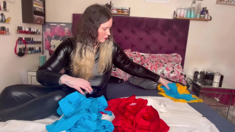 MissFFW: Divák poslal slečnu Ffw Ex-přítelkyně oblečení