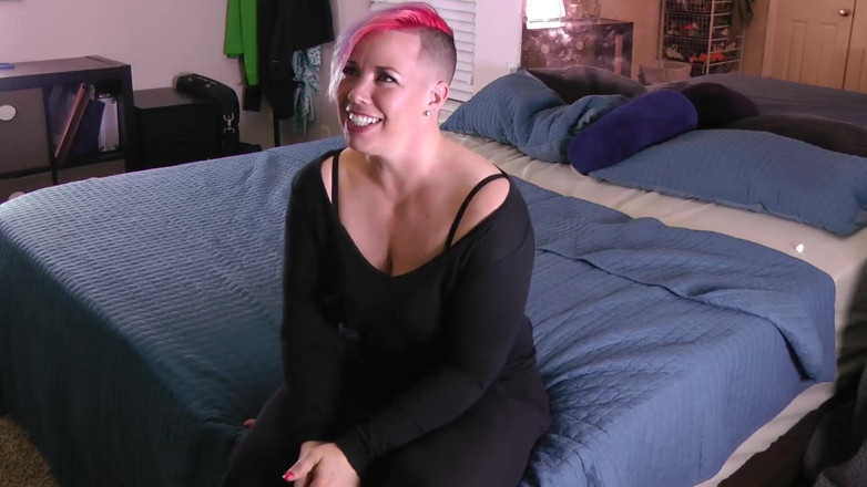 Suck Sluts and Blowjob Bitches: Real couple fucks at home