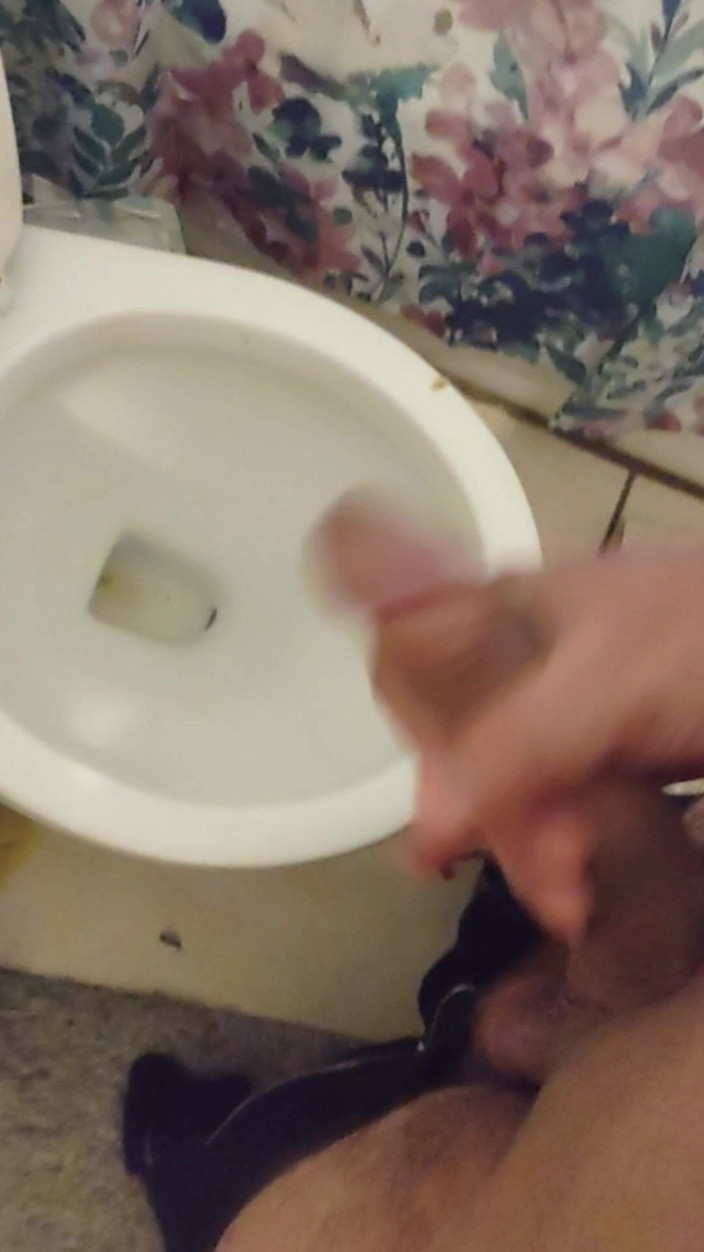 Brandon: Banyoda boşalıyor