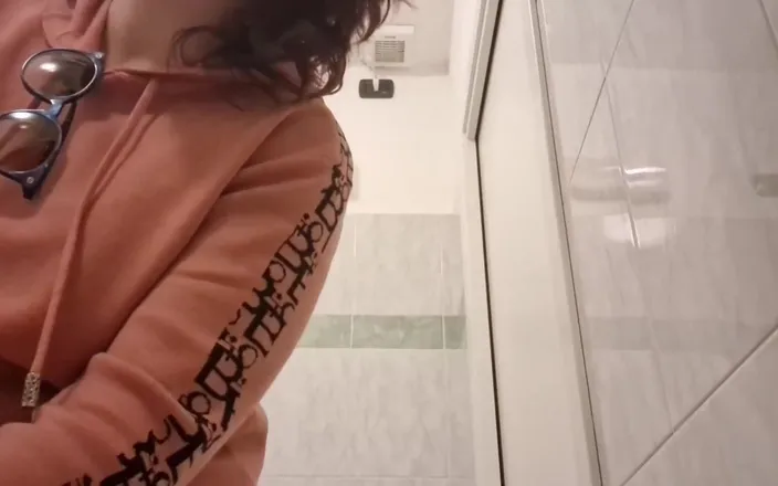 Nicoletta Embassi: Beautiful Piss Farts Stripteases in Shops and Public Toilets Super...