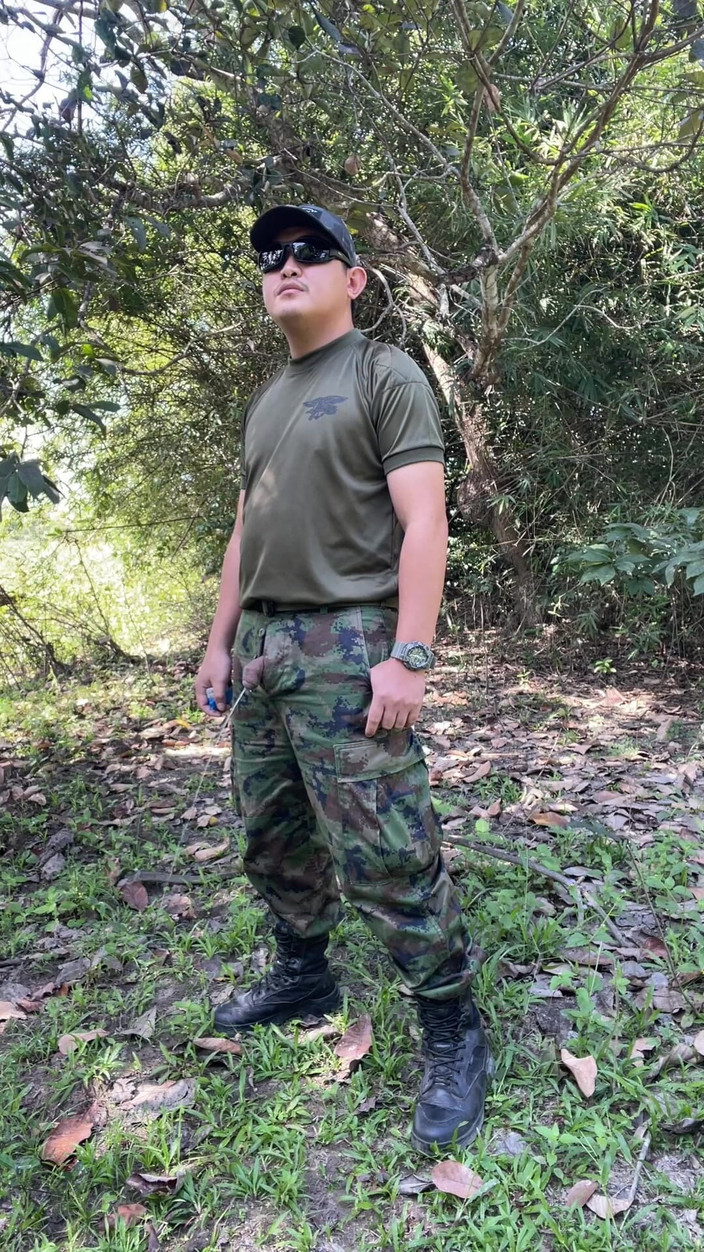 Hiroshi_cr: Kåta solider thailändska ryckar av &amp;kommer på jobbet