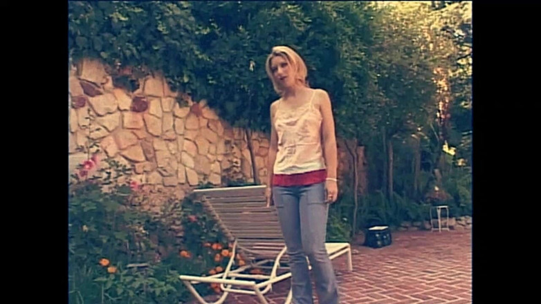 Vintage megastore: 小さなおっぱいのビンテージ熟女は、彼女の猫に射精する巨根で楽しんでいます