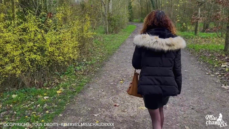 Misschaudexxx: Me Pongo a Lucirme Fuera Antes De Que Me Vean...