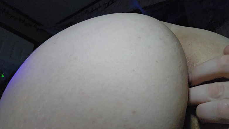 Funhousewife69: Дрочу пальцями мою дупу, поки я смокчу його член, поки він не кінчає так сильно