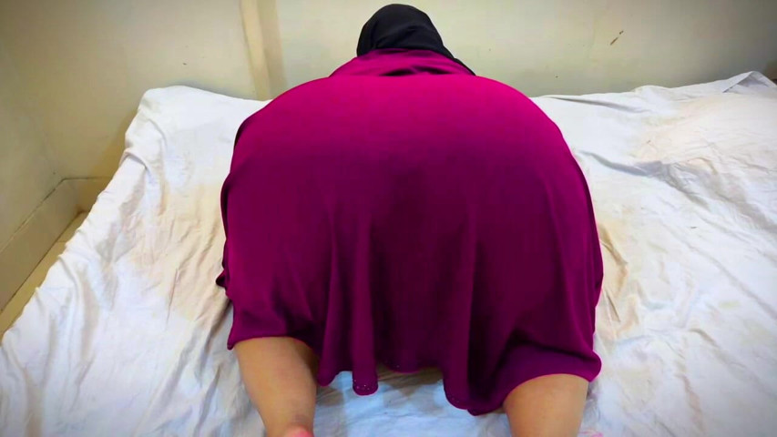 Muslim Moti Gand Vali Ladki Bistar Par Chudai Apna Pati Ko Friend (Sabitri Gupta)