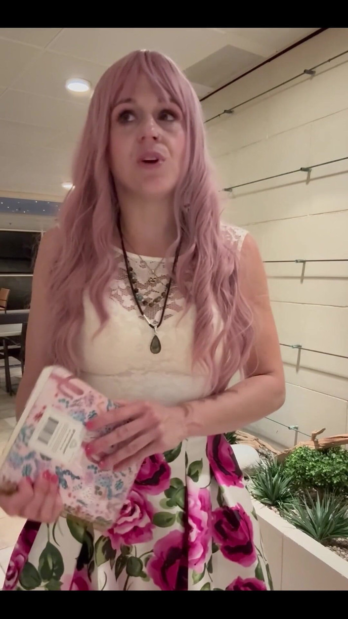 Suzy Wylde: To je záhodno.