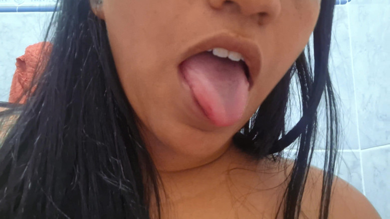 Nicoly Mattos: Мастурбация отчима в ванной и сквирт похоти!