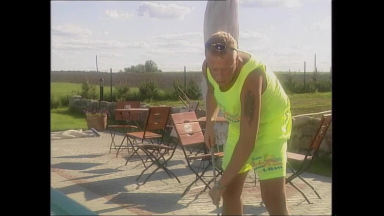 Muschi movie official: Morgensex mit lautem stöhnen am pool