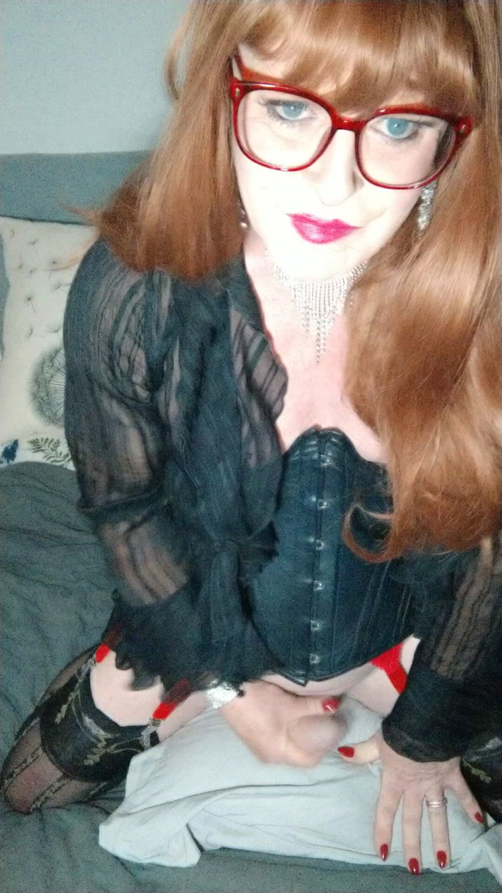 Emma Browne: Pillow hump crossdresser