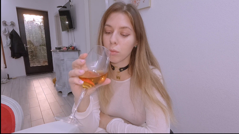Milfetta: Pourquoi doigter si j’arrive à te fourre ma bite dans ton...