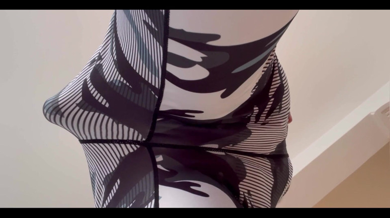 Twohotb: New Gym Pants