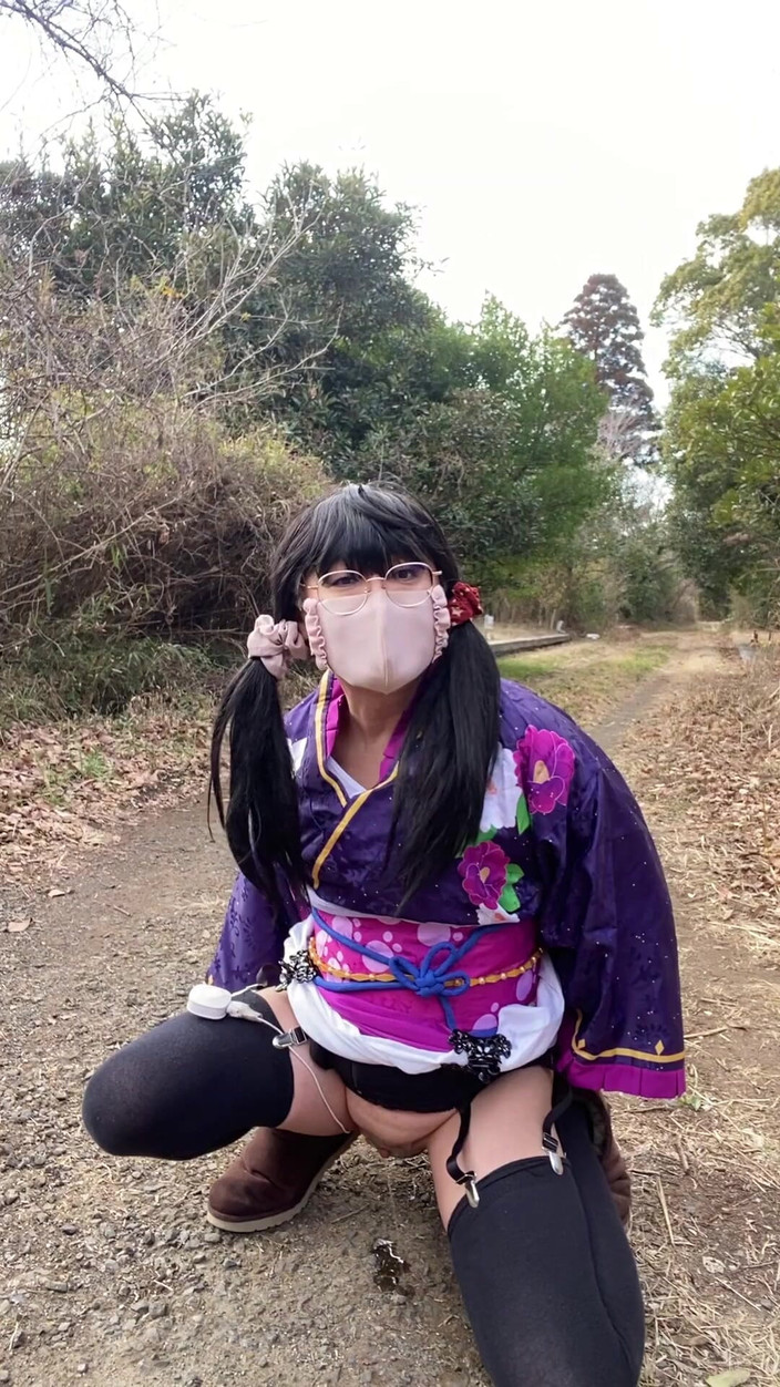 megu2002: No.112 de Phantom Kimono schoonheid Verschijnend in het winterse platteland,...