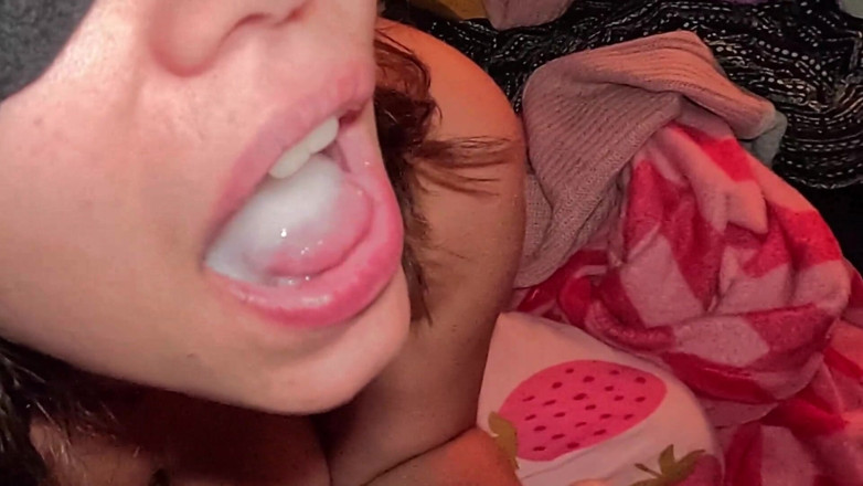 Chu-Chubi: Närbild cumshot och svälja sperma