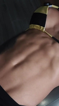 สาวส่งของทนไม่ไหว นวดหน้าท้องฉันเหรอ???