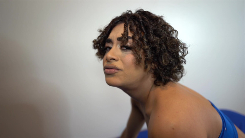 Curlyr Ican: Oh mon dieu, papi ta bite est tellement grosse