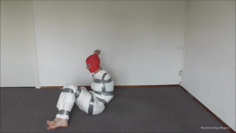Restricting Ropes: テープで完全に包まれている