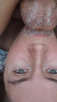 Deepthroat tegar dan muka selamba yang kotor