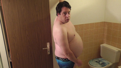 Pascal Dichter: Pasci Jerks in the Toilet