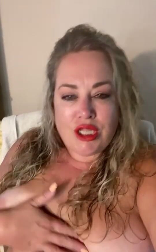 Lily Bay: 今日はちょっとした包皮プレイ...