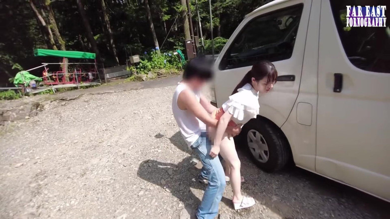 Far East pornography: Marca umedă Wander în timp ce părăsește un traseu obraznic de...