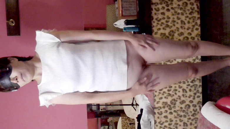 hiro_mayu_couple_jp: Маю No69 красива дівчина з маскою на повну голову, коміром і повідком, вона сексуально навчена