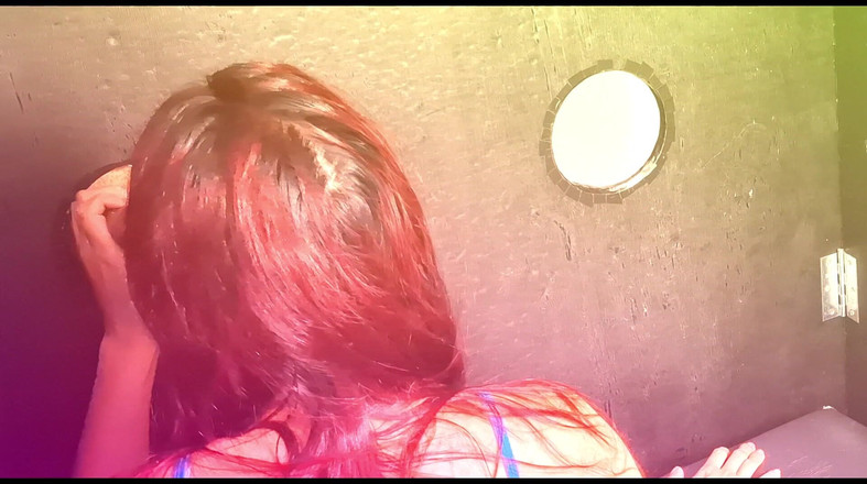 FannySquirting: Slampfru suger och knullar begåvade främlingar i gloryhole