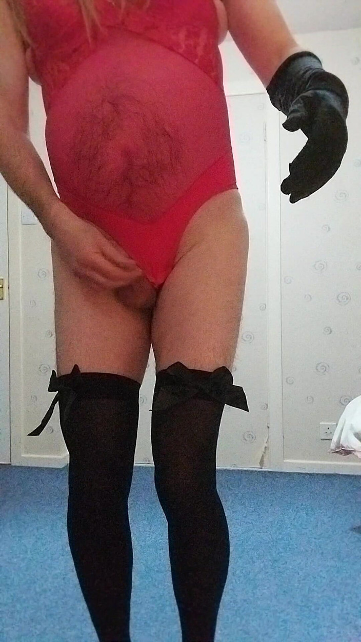 Cindy Belfast: बहिन का लंड चूत का अंकुर वीर्य निगलना