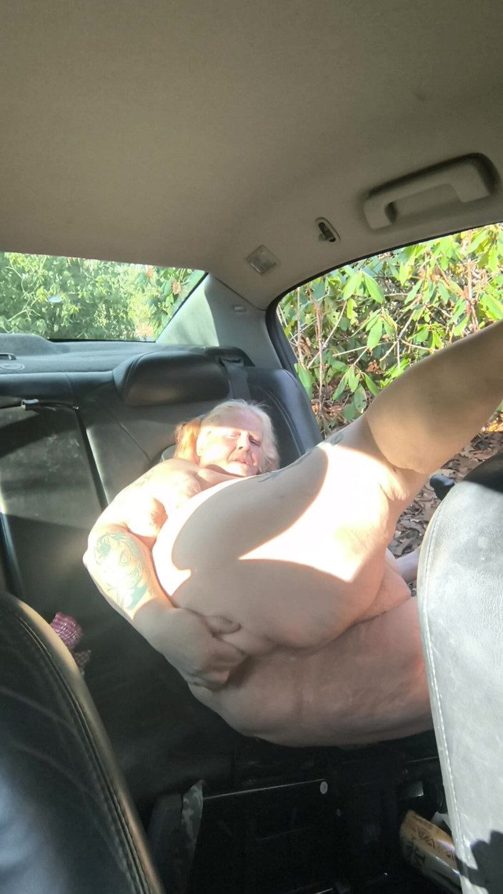 HerculesnVENUS: 실제 게임은 낯선 사람이 보는 동안 자동차 뒤에서 마스터 데이트하는 것입니다.