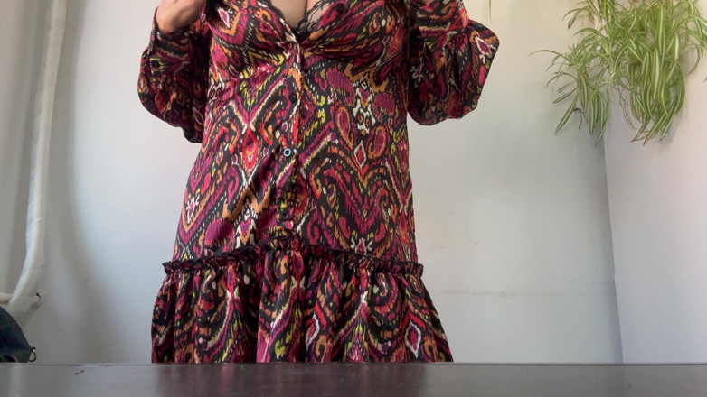 Step Mommy: Heiße sexy MILF reibt ihre muschi durch strumpfhosen