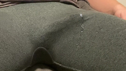 Lucas Nathan King: Massive No Hands Cumshot in Tight Pants