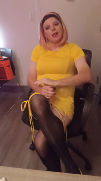 Gurl in Yellow