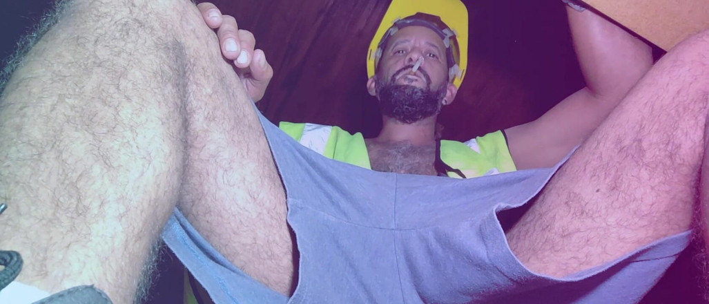 Stink HairyMale: Fumer la nuit