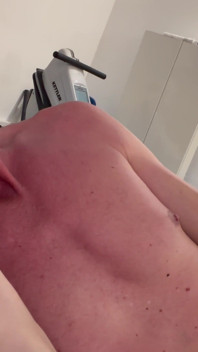 Twinks Ayaklarını Yalıyor