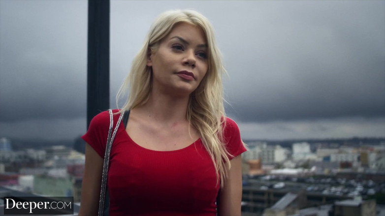 Deeper: Djupare. Tvillingliknande blondiner Riley &Elsa har intensiv trekant