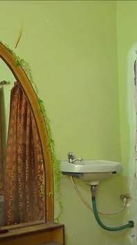 Pemandu rumah mengongkek awek desi kampung yang comel! Seks awek suci
