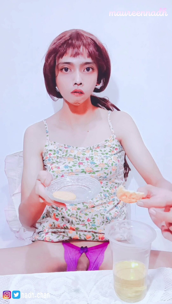 MaureenNadh: (2부) 처음으로 내 자신의 정액과 오줌을 시음, 음식 페티쉬에 정액, 아시아 트랜스젠더 트랩 쉬멜
