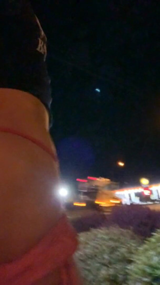 CindieLove: Fierbinte nebună, Cindie Love, curvă riscantă în aer liber, chiloți, transsexual
