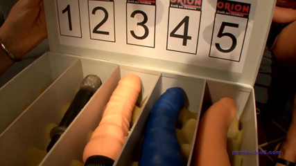 Porno Cloud: Pepek matang membentang dan berkongkek