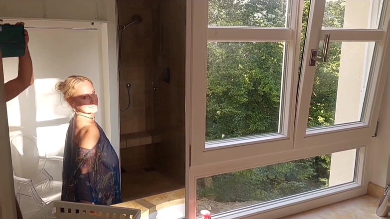 Selena701: Selena Disfruta De Uno De Sus Juegos Sexuales Diarios