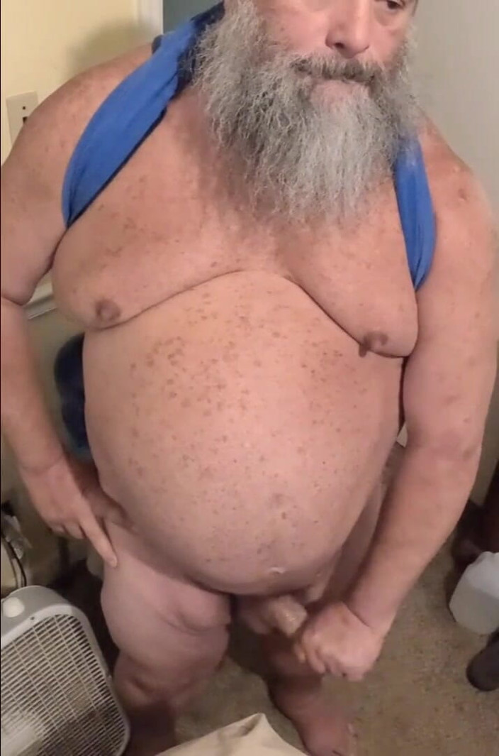 GeneWadexxx: Mature Daddy Bear Is Horny