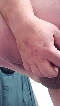 Giocando dopo la doccia un Rveow schiena