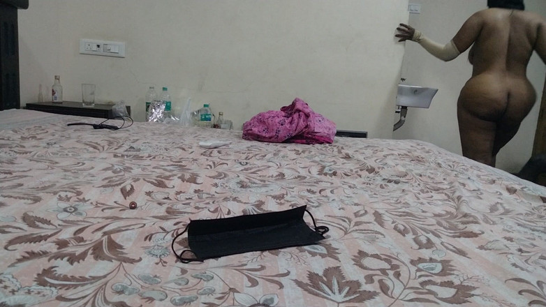 Tamil lesbian: Mát-xa tình dục nóng bỏng kết thúc