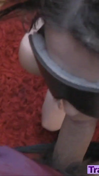 Sexy trans holka a dívka s obrovským klitorisem šukají a jsou ošukané