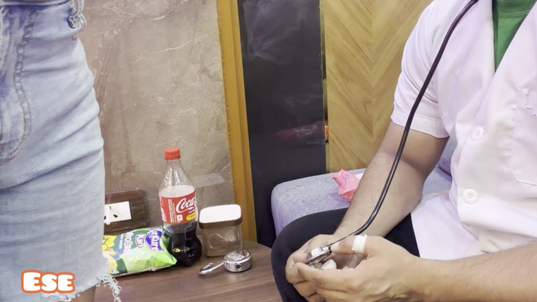 Sammy Sins: Doctor se folla a una hermosa chica en su clínica