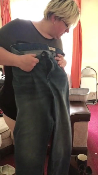 Real homemade BBW BBC porn: Awek montel bersiap sedia untuk keluar dengan berkelip di luar
