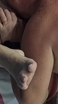 Istri nakal lagi asik masturbasi, nyepong kontol, muncrat